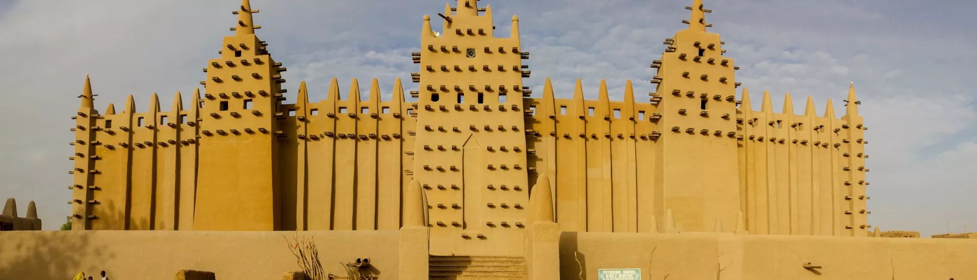 Panoramic view of a mosque in Djenné, Mali