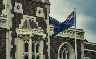 Die Flagge vor dem Haus